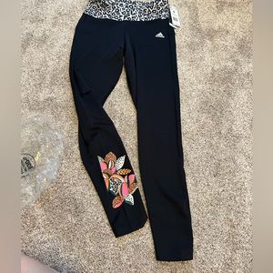 New with tags Womens size Medium Adidas leggings